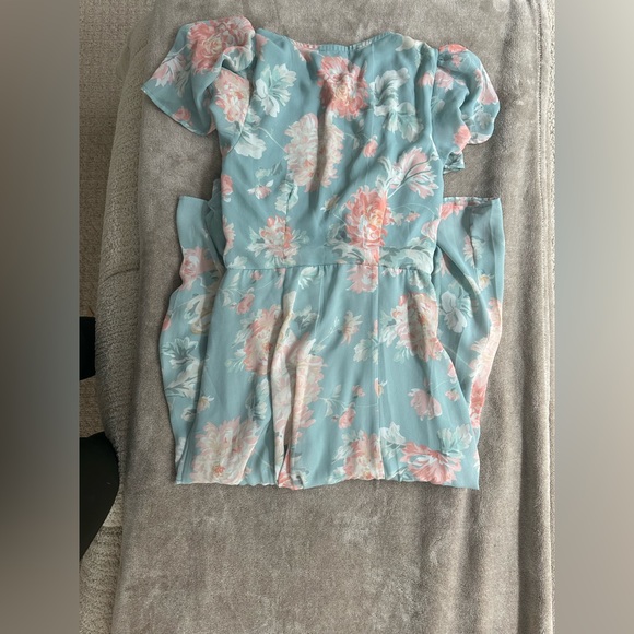 Beautiful Spring Dress - Picture 3 of 4